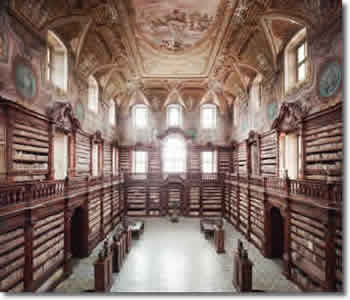 interno di una biblioteca